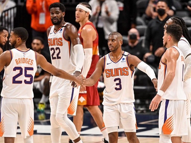 Paul-Booker duo drops 71 points as Suns complete sweep of Nuggets