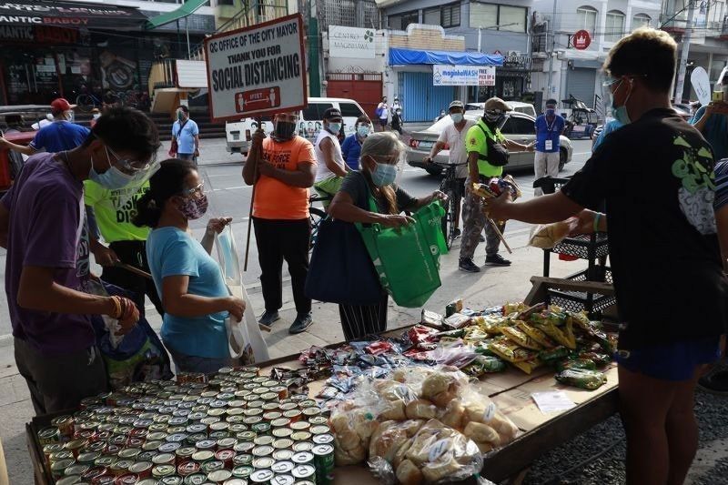 Duterte to pantries: Follow health protocols