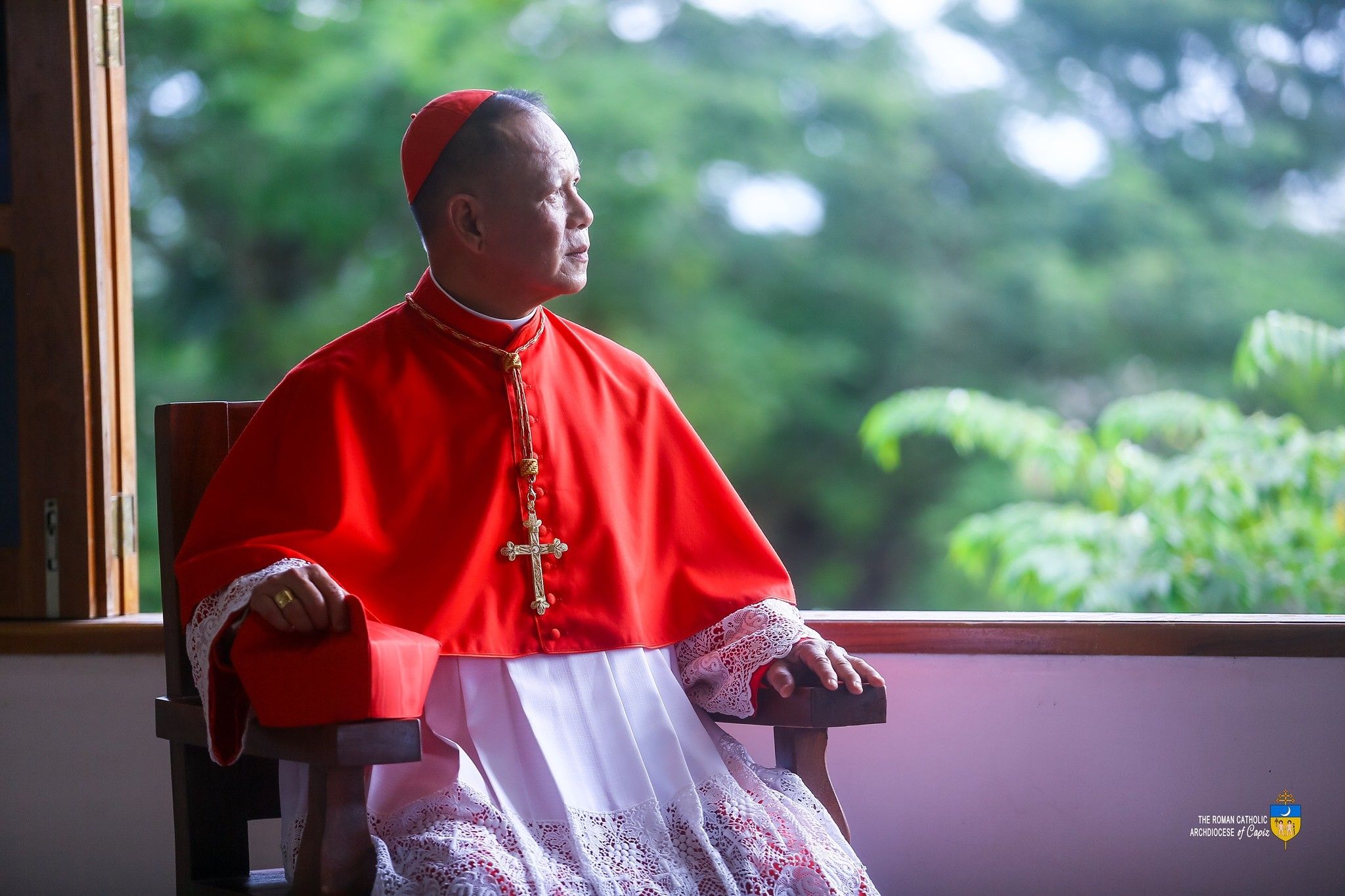 As a new Manila archbishop takes over, pandemic-stricken poor seek solace