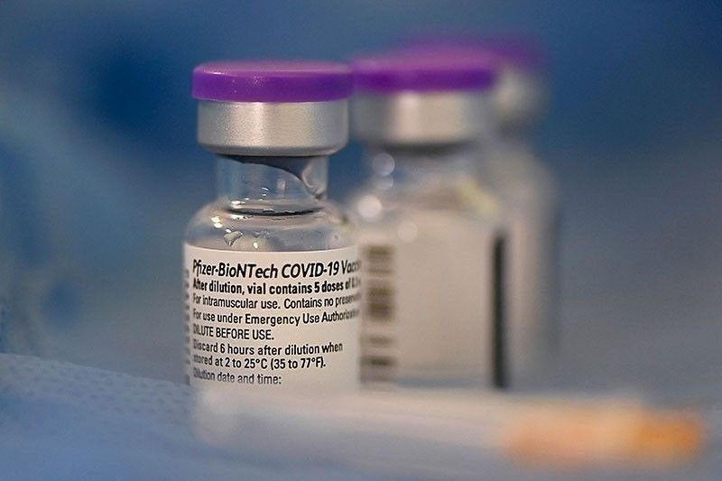 Kasunduan sa 40 milyong COVID-19 vaccine doses sa Pfizer nilagdaan na