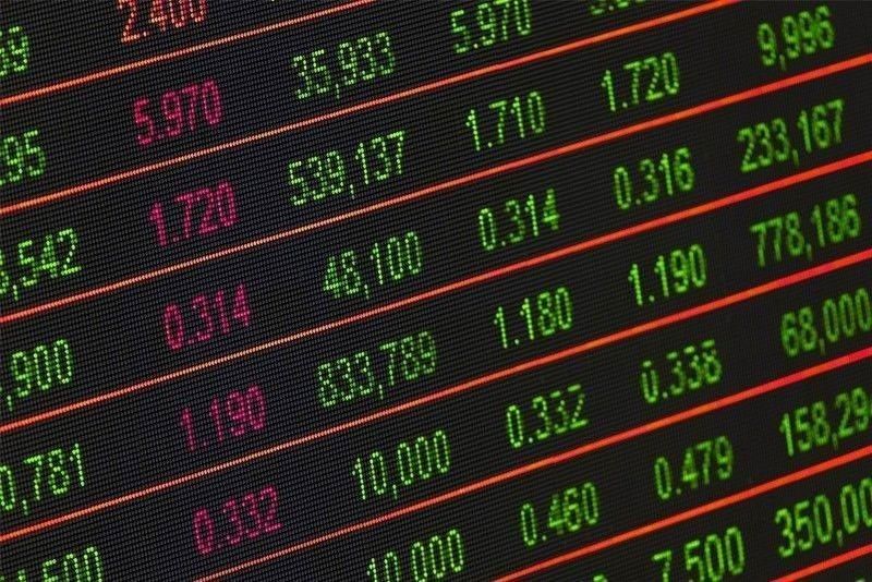 Stocks pull back as foreign funds unload heavily