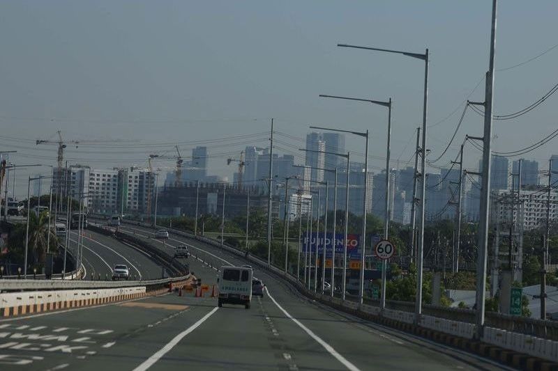 SMC ends free toll road passage for medical frontliners