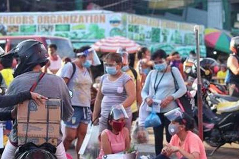 Mga mosulod sa merkado sa Cebu City na-edukar na