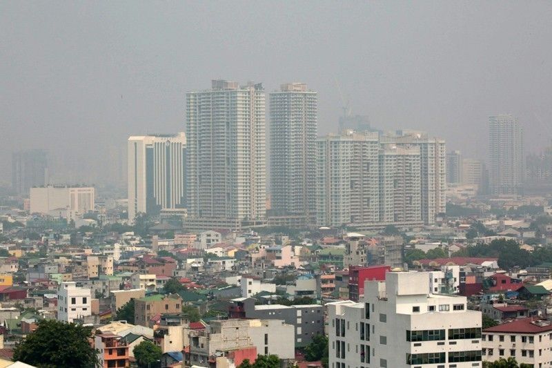 Phivolcs kumambiyo sa usok sa Metro Manila, galing nga raw sa bulkang Taal