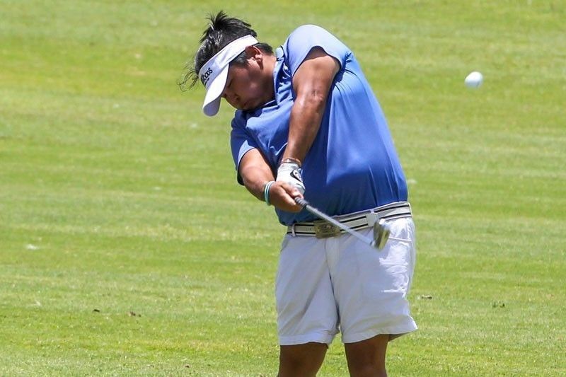 Ikeda seizes two-shot lead with eagle-aided 70