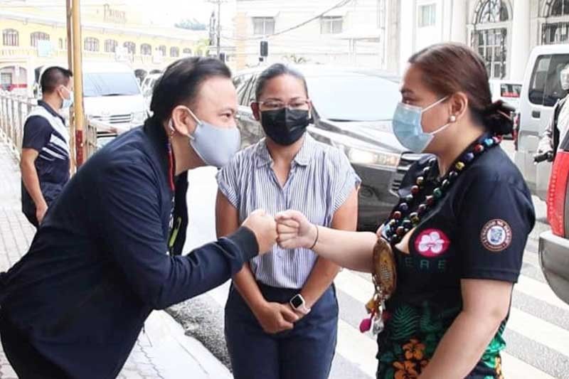 Inday Sara visits Cebu City Hall