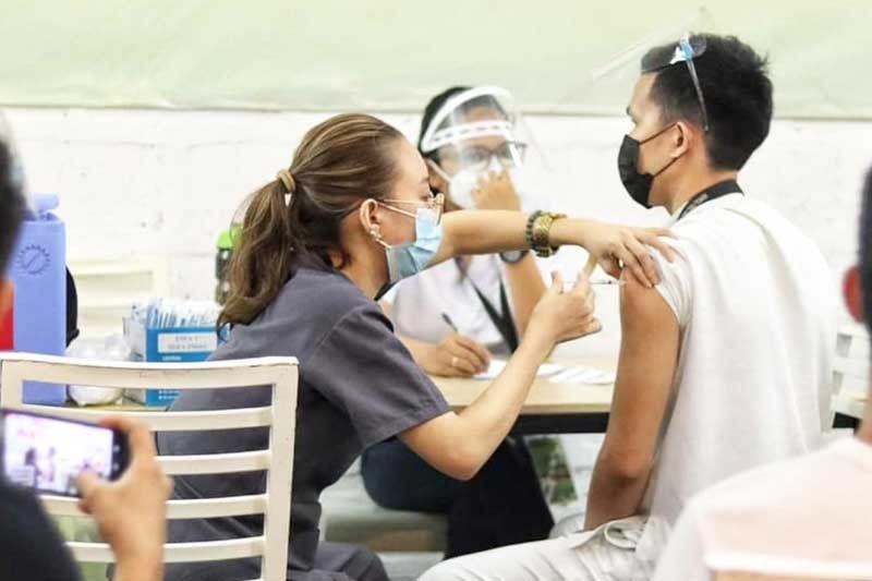 62 thousand doses arrive in Central Visaya; Cebu City opens new vaccination site