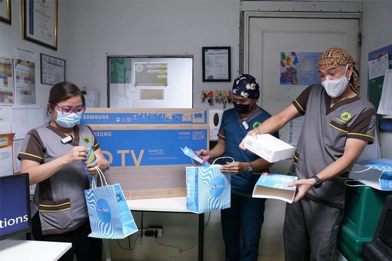 Call of duty: 1,500 COVID-19 medical frontliners receive essential care packages from Globe