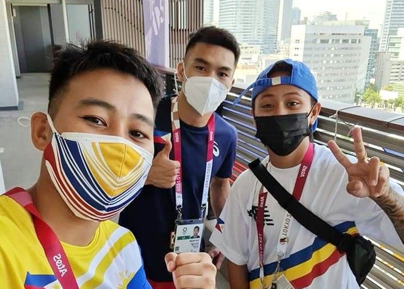 Philippine athletes receive â��ayudaâ�� in Tokyo