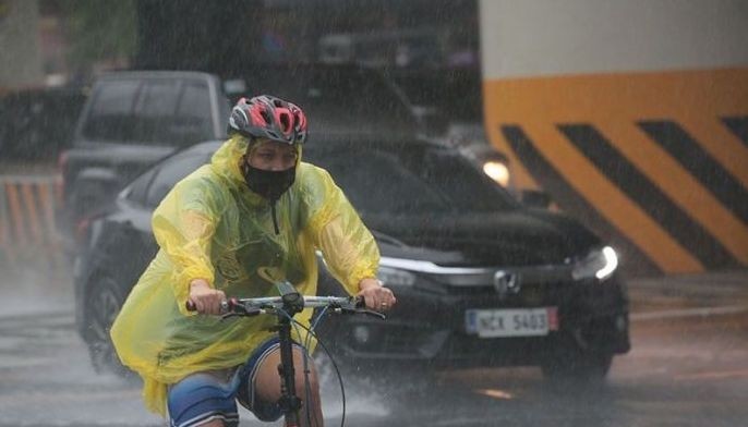 Rains from habagat seen to persist on Sunday &mdash; PAGASA