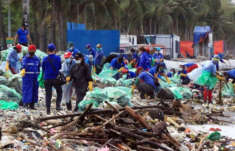 Truckloads of trash hauled from Manila Bay