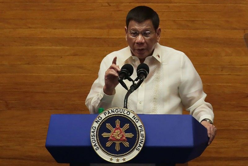 Duterte on cops selling AKs: Shoot them dead