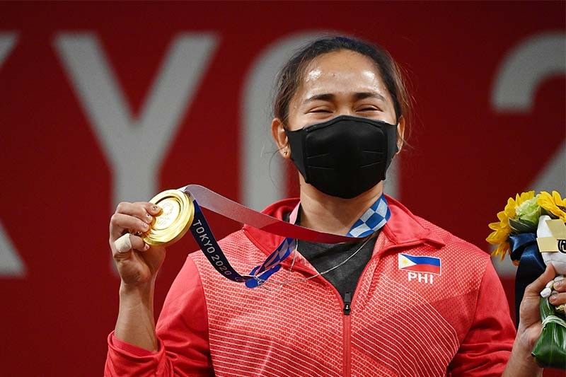 Fellow Olympians, sports personalities hail golden girl Hidilyn Diaz