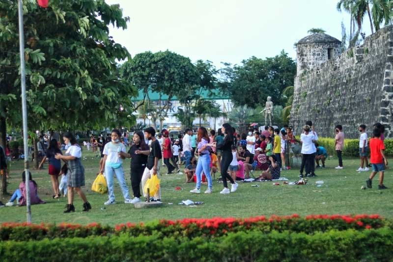 Crowds prohibited in all public parks