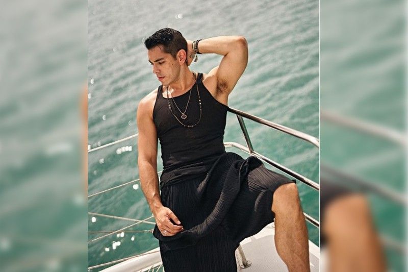 Raymond Gutierrez nagpakilalang bahagi ng LGBTQ community