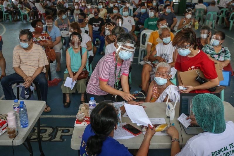 DOH allows walk-in vaccinations during ECQ but only for seniors