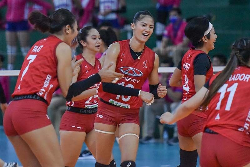 Crossovers turn back Cool Smashers to claim PVL Open Conference crown