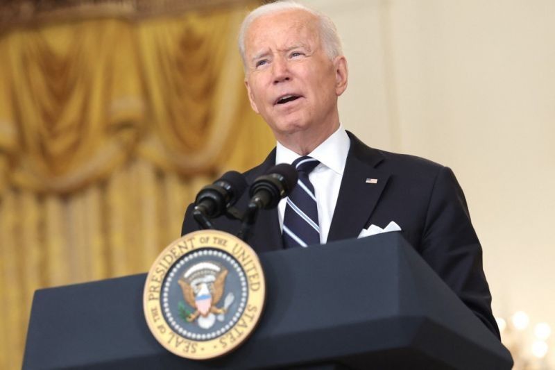 Biden urges COVID booster to counter waning vaccine efficacy