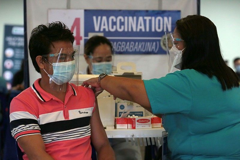QC government: Vaccines helped prevent severe COVID-19 cases, hospitalization