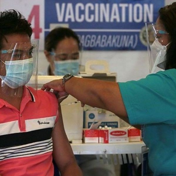 Vaccine czar: Government not delaying tripartite agreements