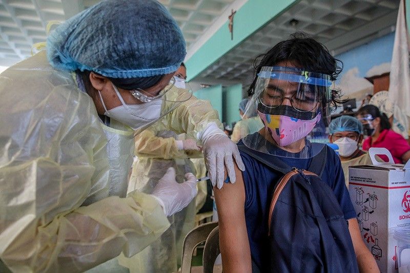 Gov't eyes tapping med, nursing students as COVID-19 vaccinators