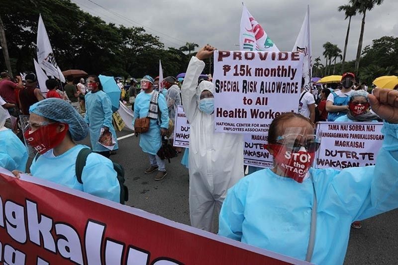 Sa patuloy na pagtaas ng COVID-19 health workers tinarget sina Duterte at Sara