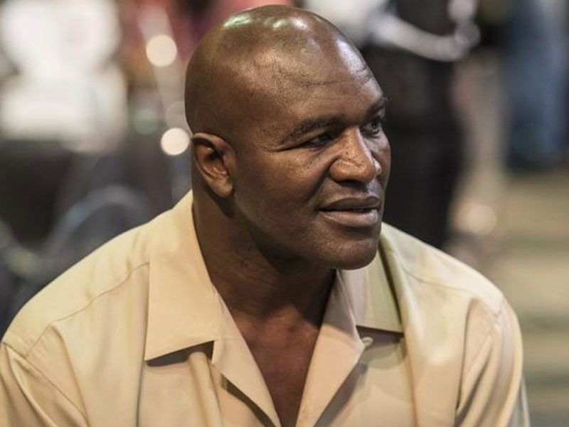 Holyfield tapped to replace COVID-19-stricken De La Hoya against Belfort