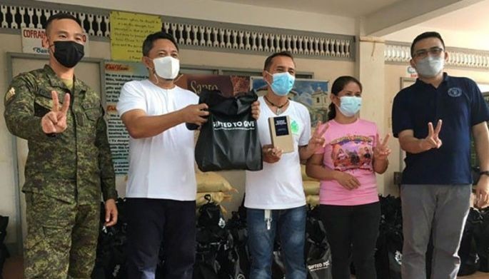 Hinabang giapod apod sa kaparian sa Bantayan