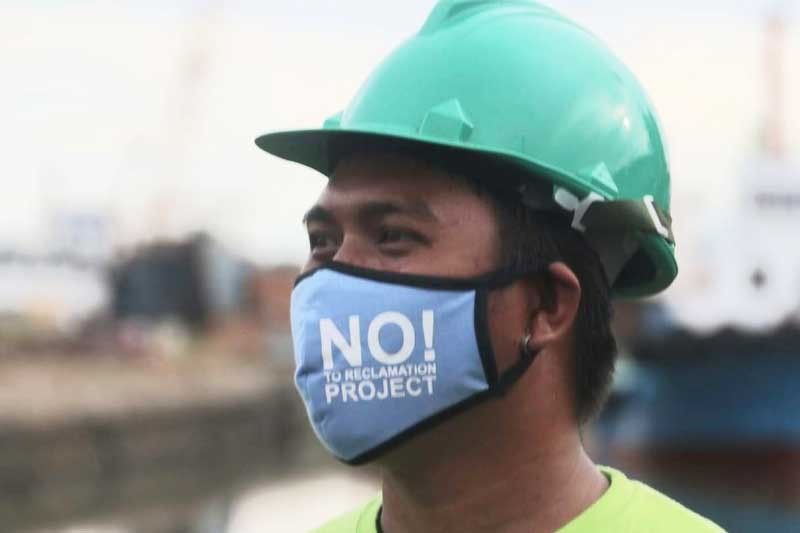 Shipyard workers hold protest vs Consolacion reclamation project