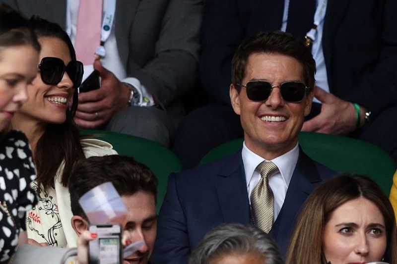 SpaceX tourists talk to Tom Cruise from orbit, provide update on flight