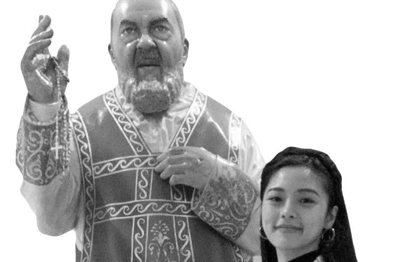 Kim matagal nang deboto ni Padre Pio!