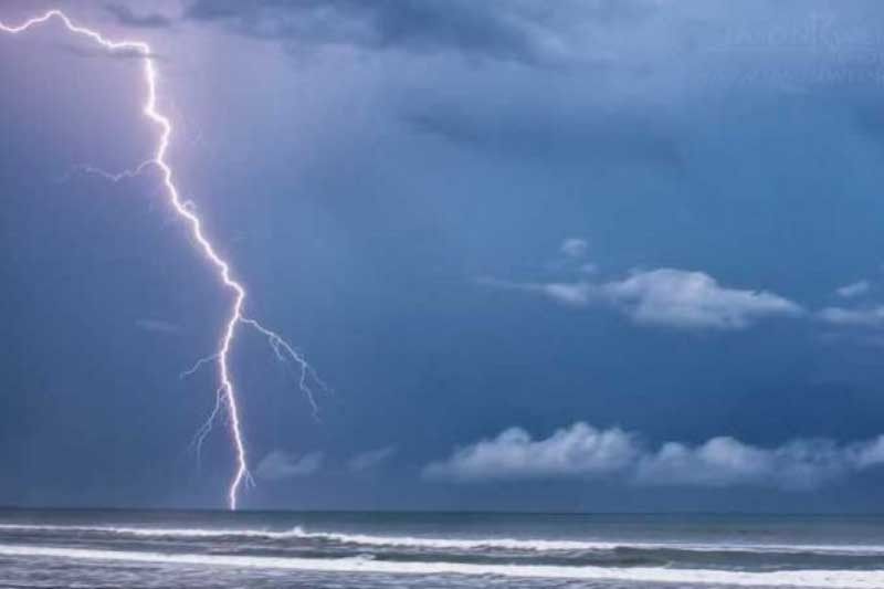 3 tinamaan ng kidlat sa beach, patay