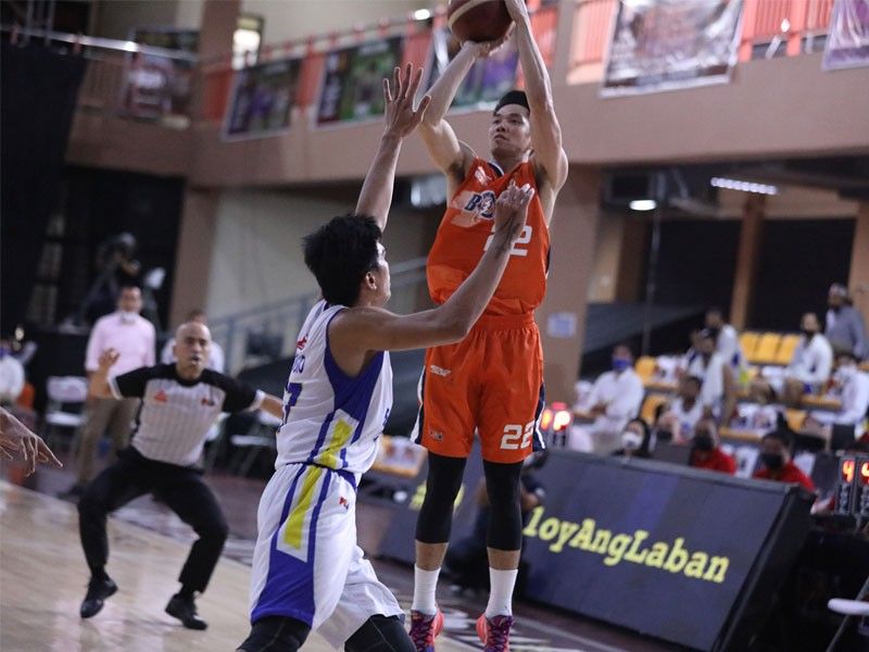 Maliksi, Pinto star as Bolts repel Hotshots to stay alive