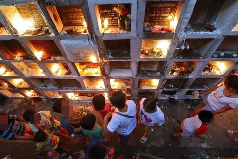 Despite DILG closure order, Rama says Cebu City cemeteries to open