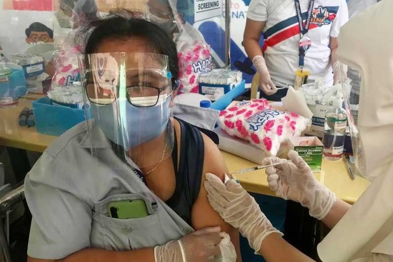 Central Visayas catches up in COVID-19 vaccination drive