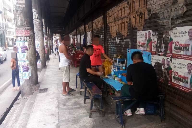 DILG 'okays' return of vaxxed street vendors