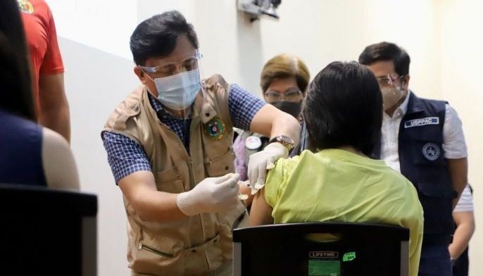 More hospitals administer COVID-19 jabs on minors as expanded rollout begins