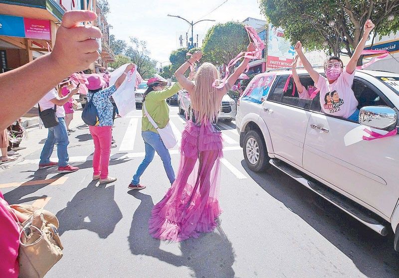 Thousands join nationwide caravan for Robredo, Kiko Pangilinan