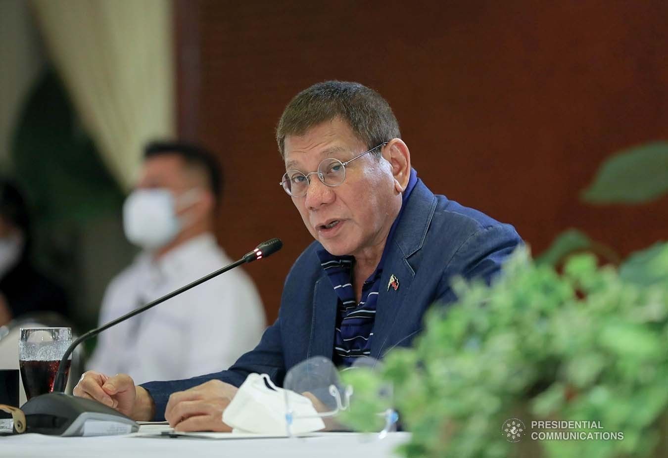 Duterte hinihimok na tumakbong senador