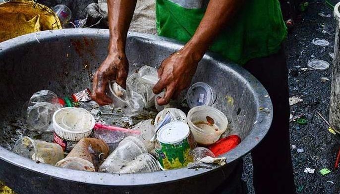 Phase out single-use plastic packaging, corporations urged