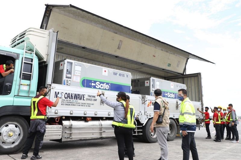 896K AstraZeneca doses donated by Japan arrive in Philippines