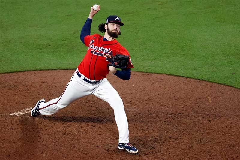 Braves pitchers baffle Astros to grab World Series lead