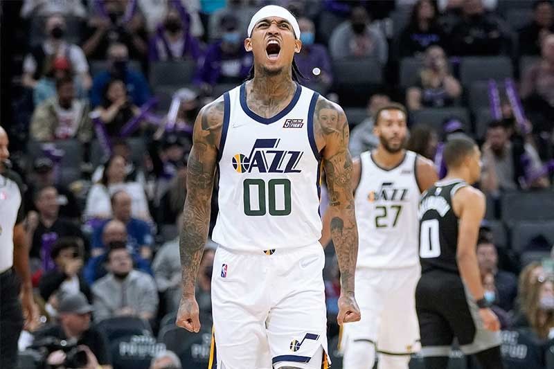 Clarkson drops 30 as Jazz rout Hawks