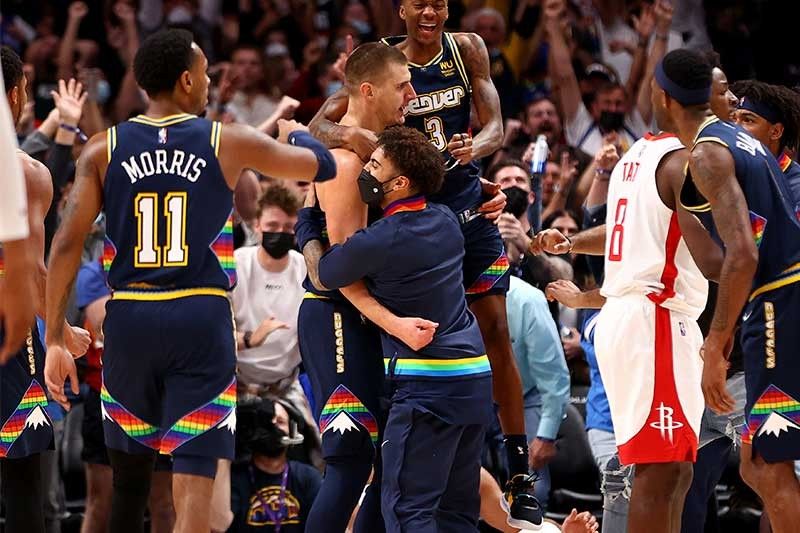 Jokic stars as Nuggets escape with win over Rockets