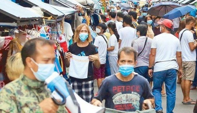 Tiangge OK in Metro if traders vaxxed &ndash; Abalos