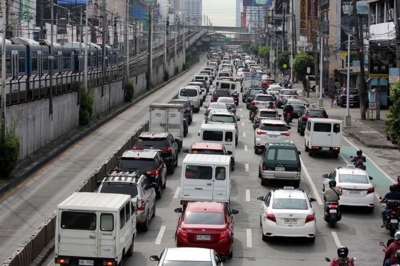 MMDA eyes number coding for rush hour