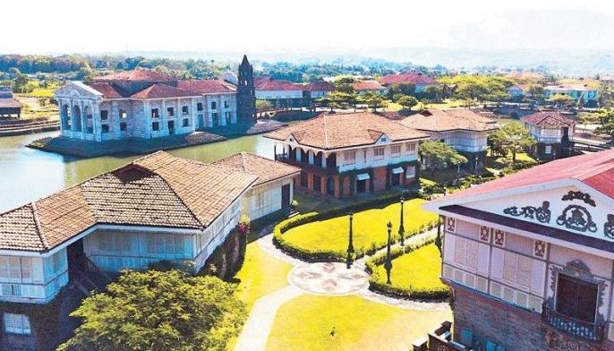 Las Casas Filipinas de Acuzar bags best historic hotel award