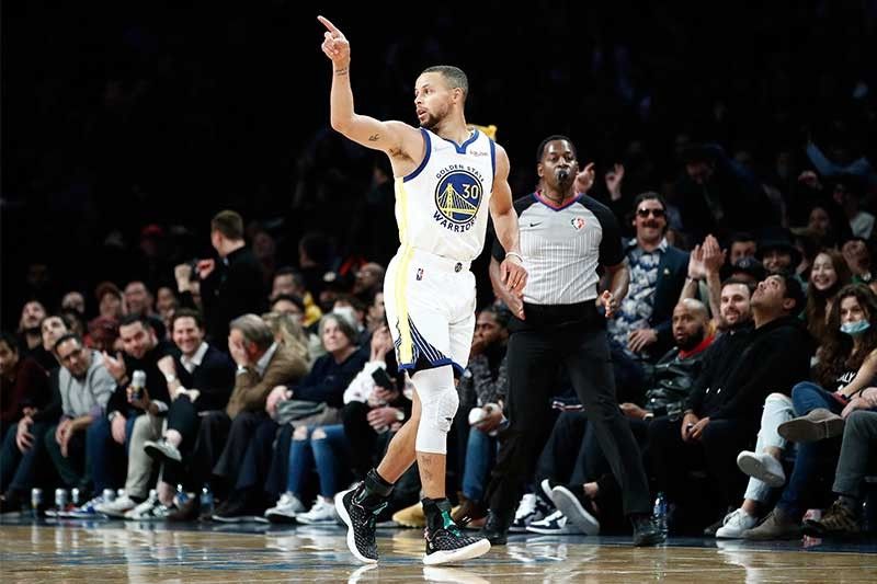 League-leading Warriors thrash Nets on the road