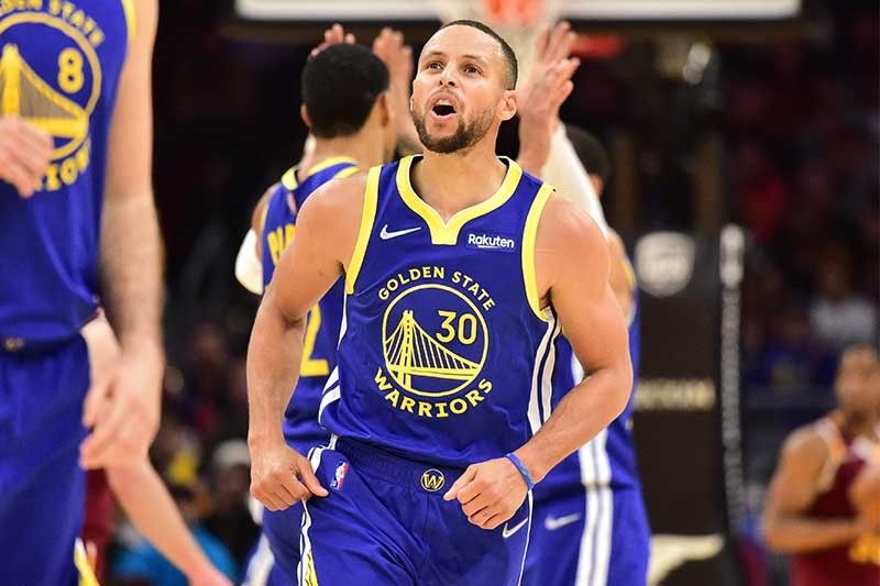 Curry erupts for 40 points as Warriors storm back vs Cavs; Heat win four straight