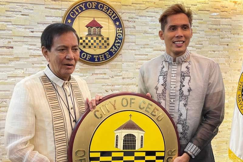 Mike, Dondon lead Cebu City; Take oath a day after Labella passing